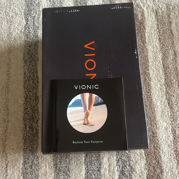 NIB Vionic Women's Black Gemma Plush Mule Slipper, Black, 7 - Picture 7 of 7